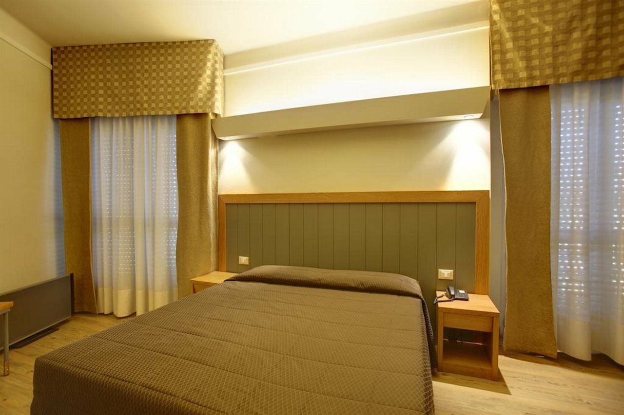 Hotel Delle Nazioni Florence Luaran gambar